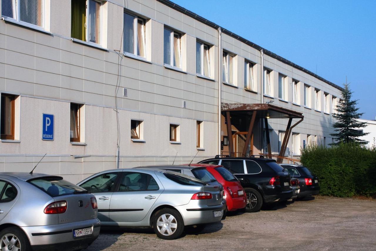 فندق Garni Liptovský Mikuláš المظهر الخارجي الصورة